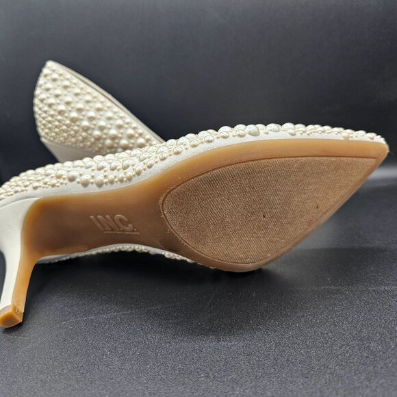 Womans INC off white almond toe half pearl holiday festive party pumps 7M - Picture 7 of 9